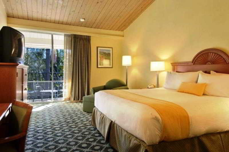 Ramada By Wyndham Santa Barbara Hotel Екстериор снимка